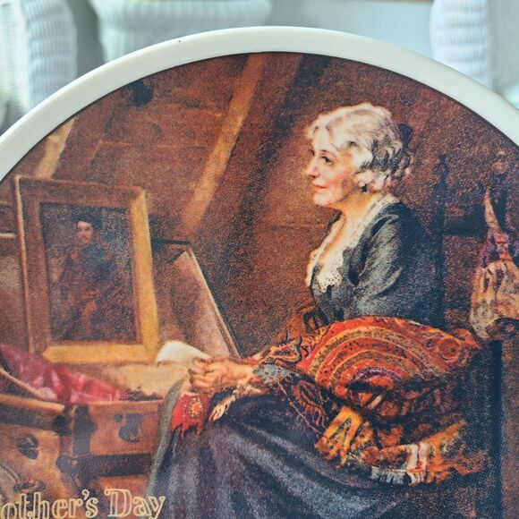 Vintage Norman Rockwell Mother's Day 1979 "Reflections" Knowles Collector Plate - Picture 2 of 10